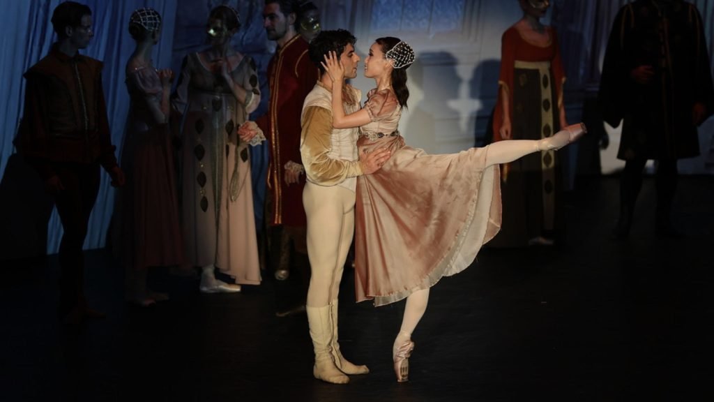 “Romeo ve Juliet” Bodrum’da Sahnelendi: Yerli ve Yabancı Turistlerden Büyük İlgi